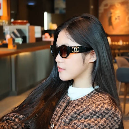 Trendy Oversized Frame Sunglasses-X
