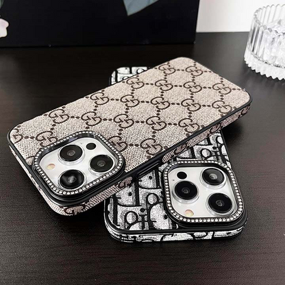 حافظة هاتف iPhone محيطة بنسيج فاخر لامع