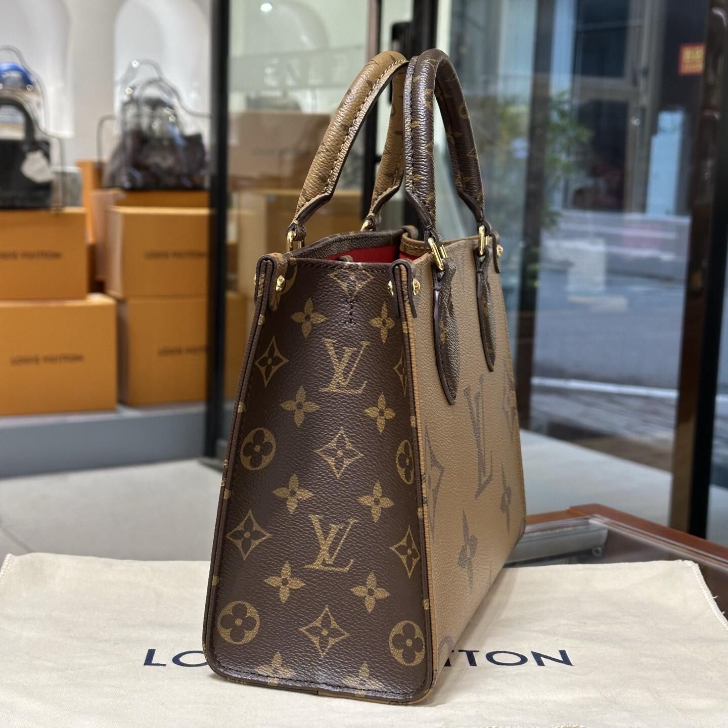 Quiet Luxury Classic Monogram Reversible Two-Tone Handbag