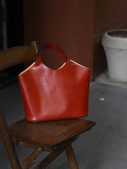 Minimal Leather Tote — Effortless Everyday Style