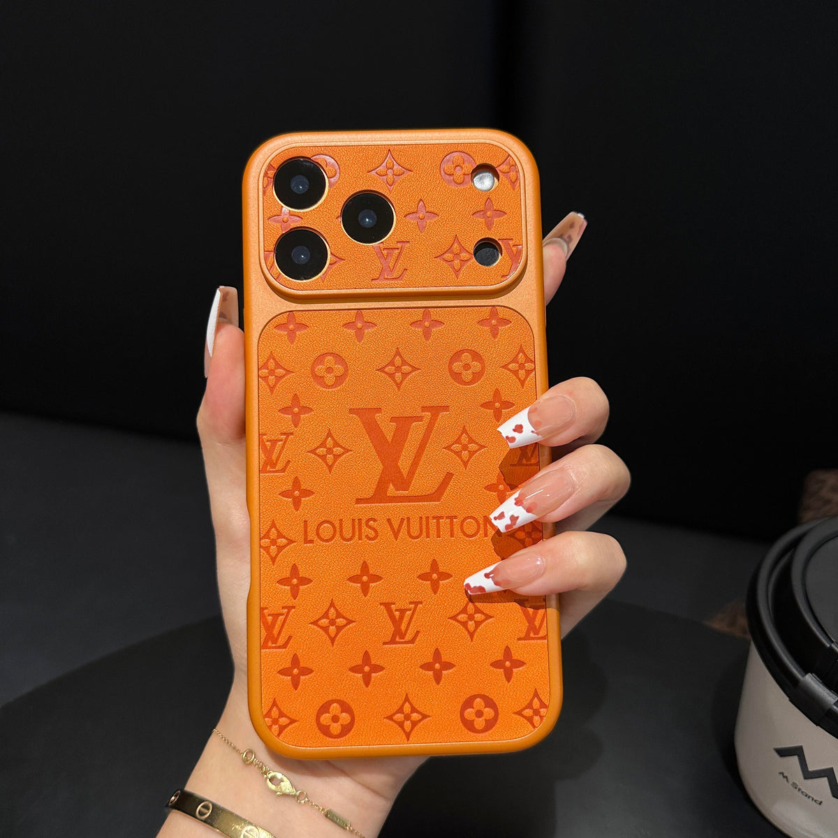 حالة IPhone الفاخرة المنقوشة