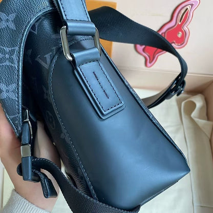 Fashionable and Trendy  Messenger Bag