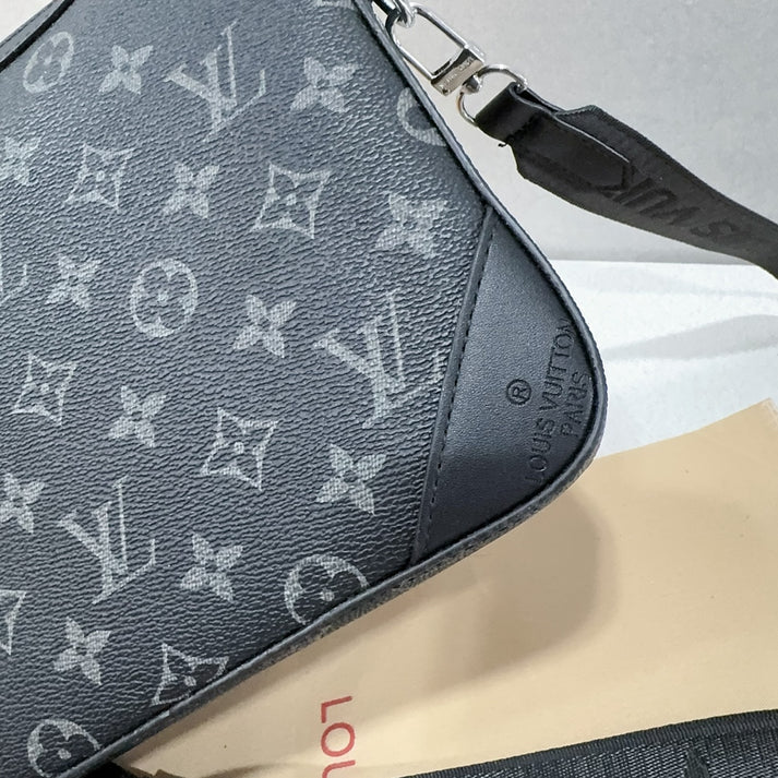 （Buy 3, pay for 2）Classic Monogram Trio Messenger Bag - A Fashion Must-Have 011