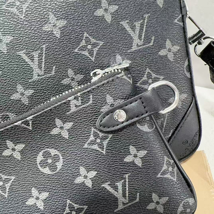 （Buy 3, pay for 2）Classic Monogram Trio Messenger Bag - A Fashion Must-Have 011