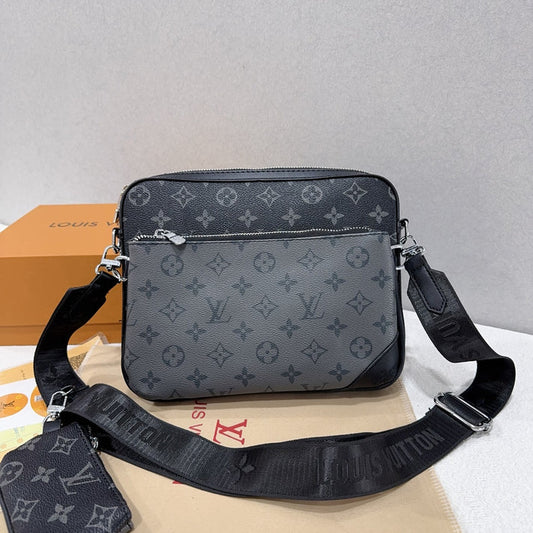 （Buy 3, pay for 2）Classic Monogram Trio Messenger Bag - A Fashion Must-Have 011