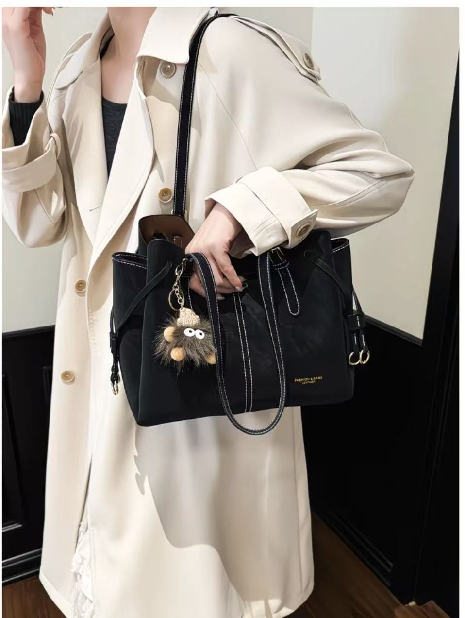 Fashionable Minimalist Vintage Commuter Bag