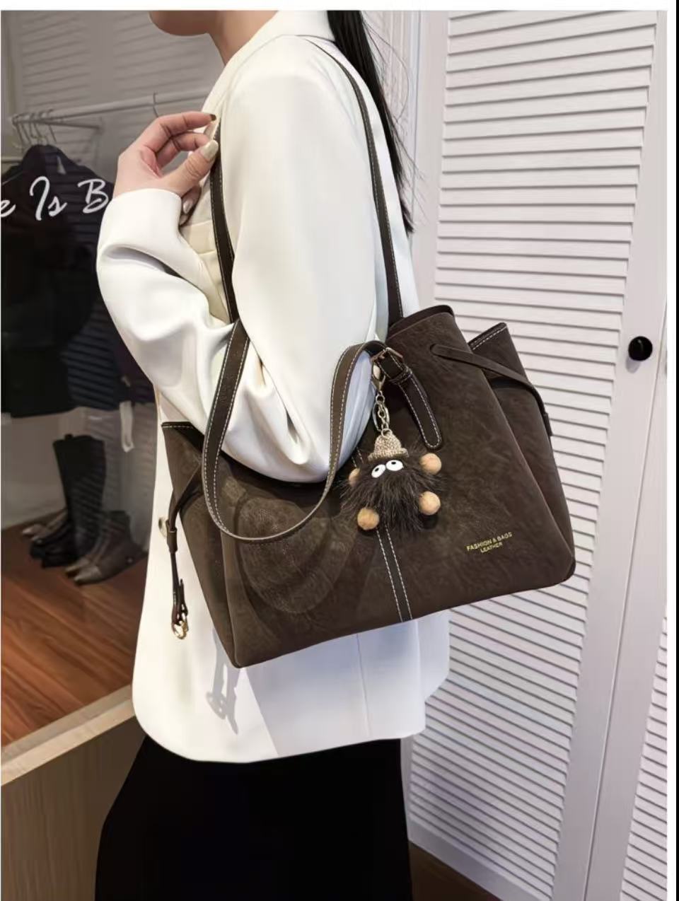 Fashionable Minimalist Vintage Commuter Bag
