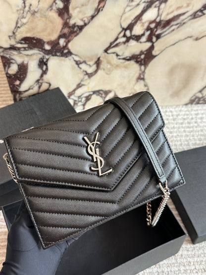 Matte Black Quilted Metal Logo Chain Bag 025