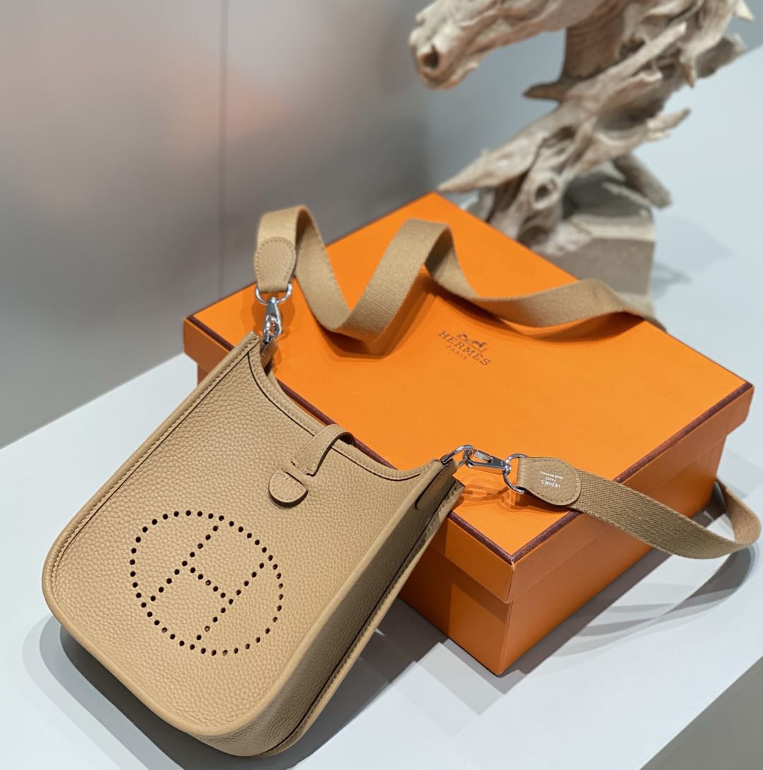 Cutout Detail Crossbody Bag