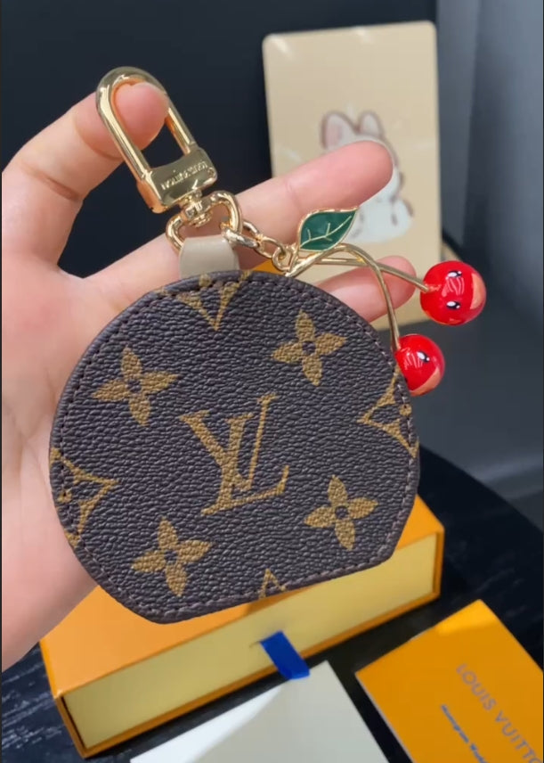 1V key chain-702