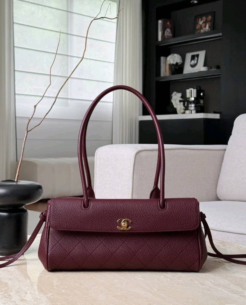 Light Luxury Litchi Grain Leather Quilted Shoulder & Handbag
