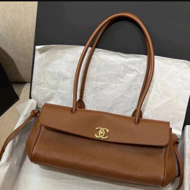 Light Luxury Litchi Grain Leather Quilted Shoulder & Handbag