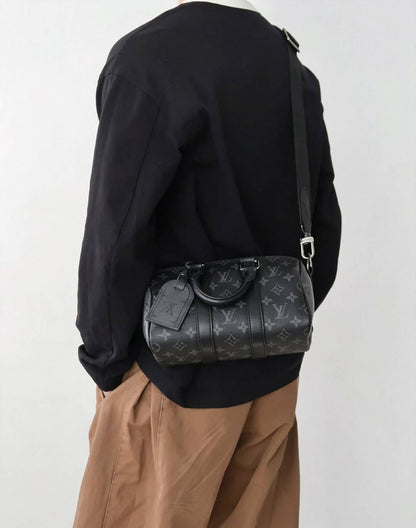 Trendy Louis Vuitton Bag (Unisex Style)  031