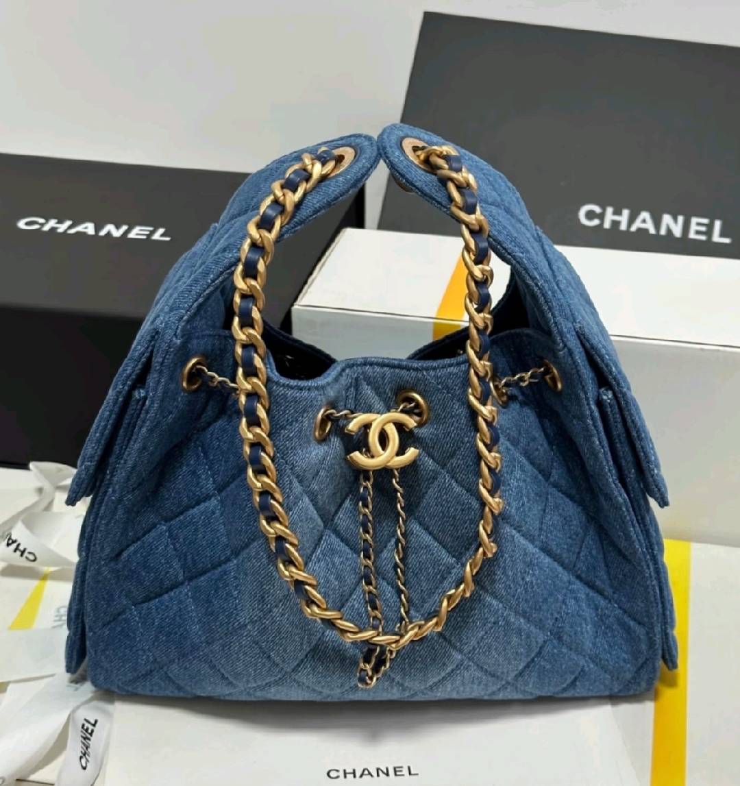 Small Handbag Grained Calfskin & Gold-Tone Metal Bag