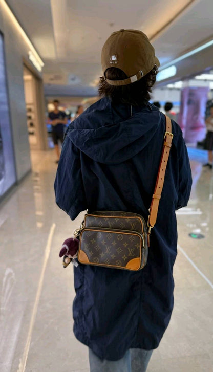 It-Girl Multi-Pocket Camera Bag, Matches Every