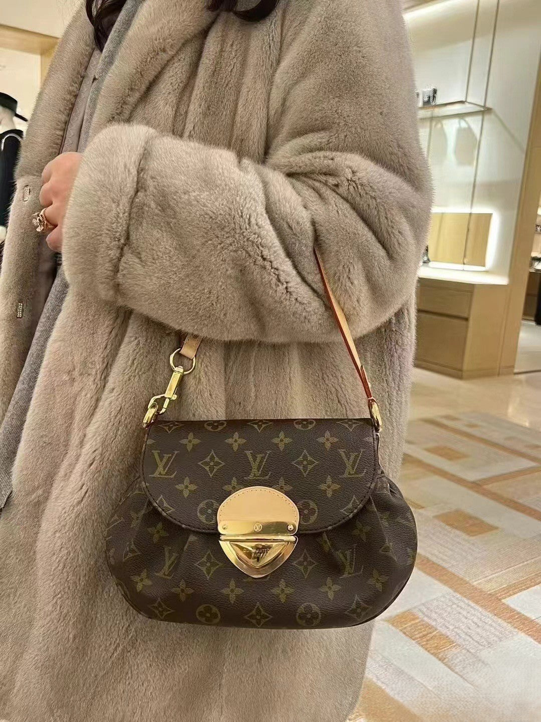 Vintage Print Gold-Lock Flap Saddle Bag