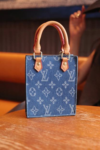 Classic Tote Bag With Crossbody Strap