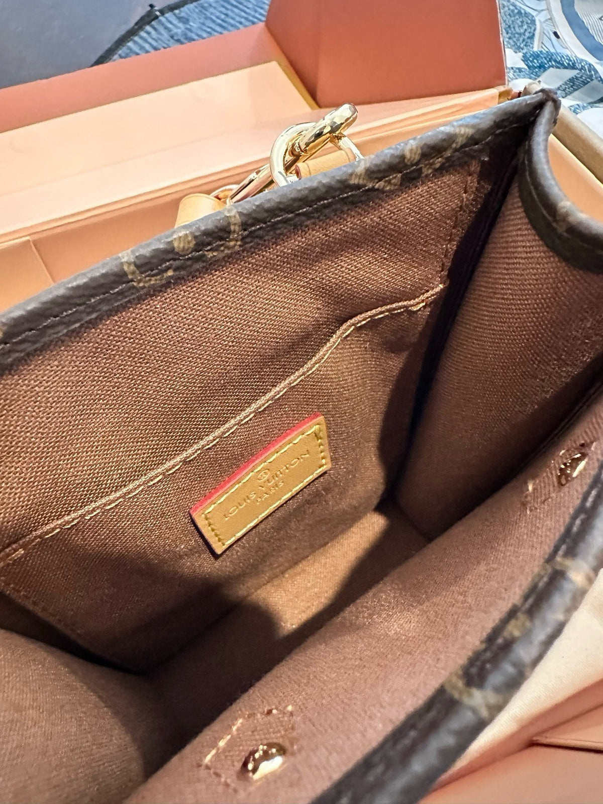 Classic Tote Bag With Crossbody Strap