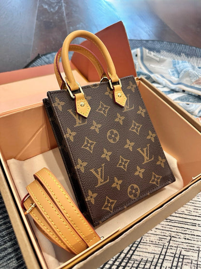 Classic Tote Bag With Crossbody Strap