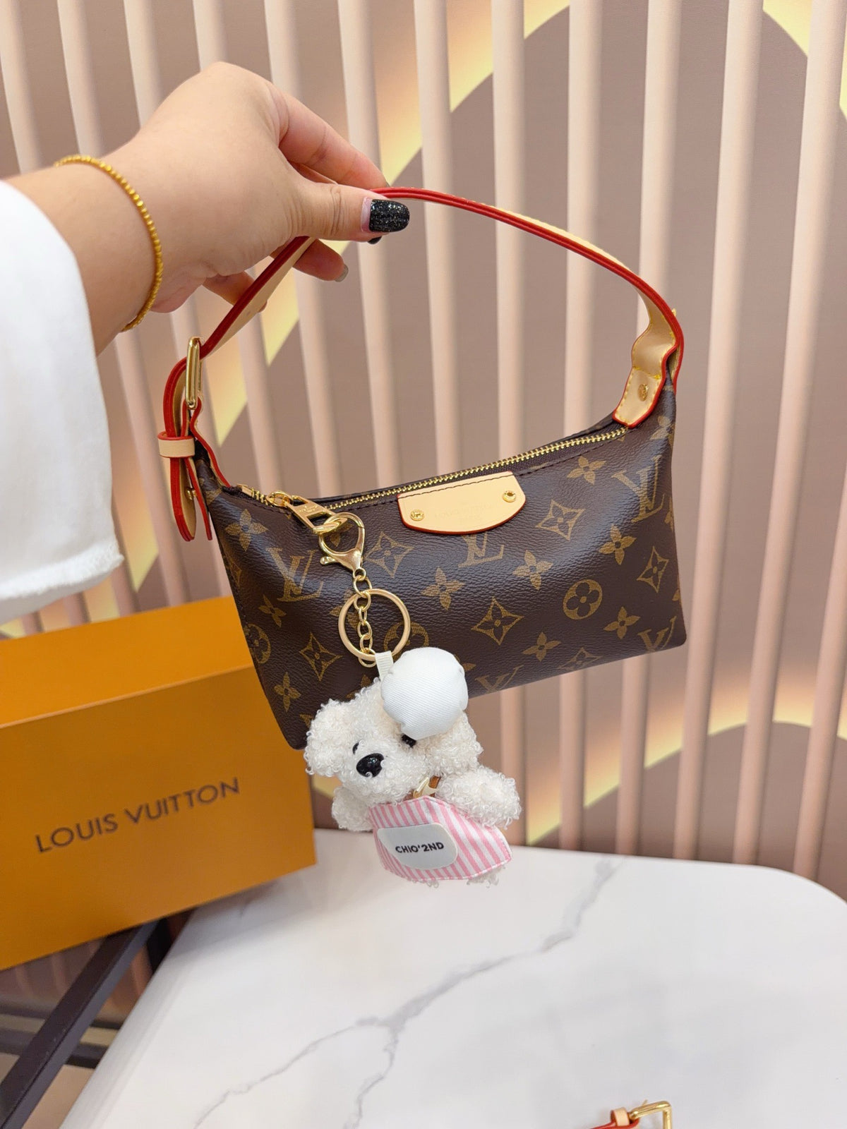Stylish Crescent Lunch Carry Bag