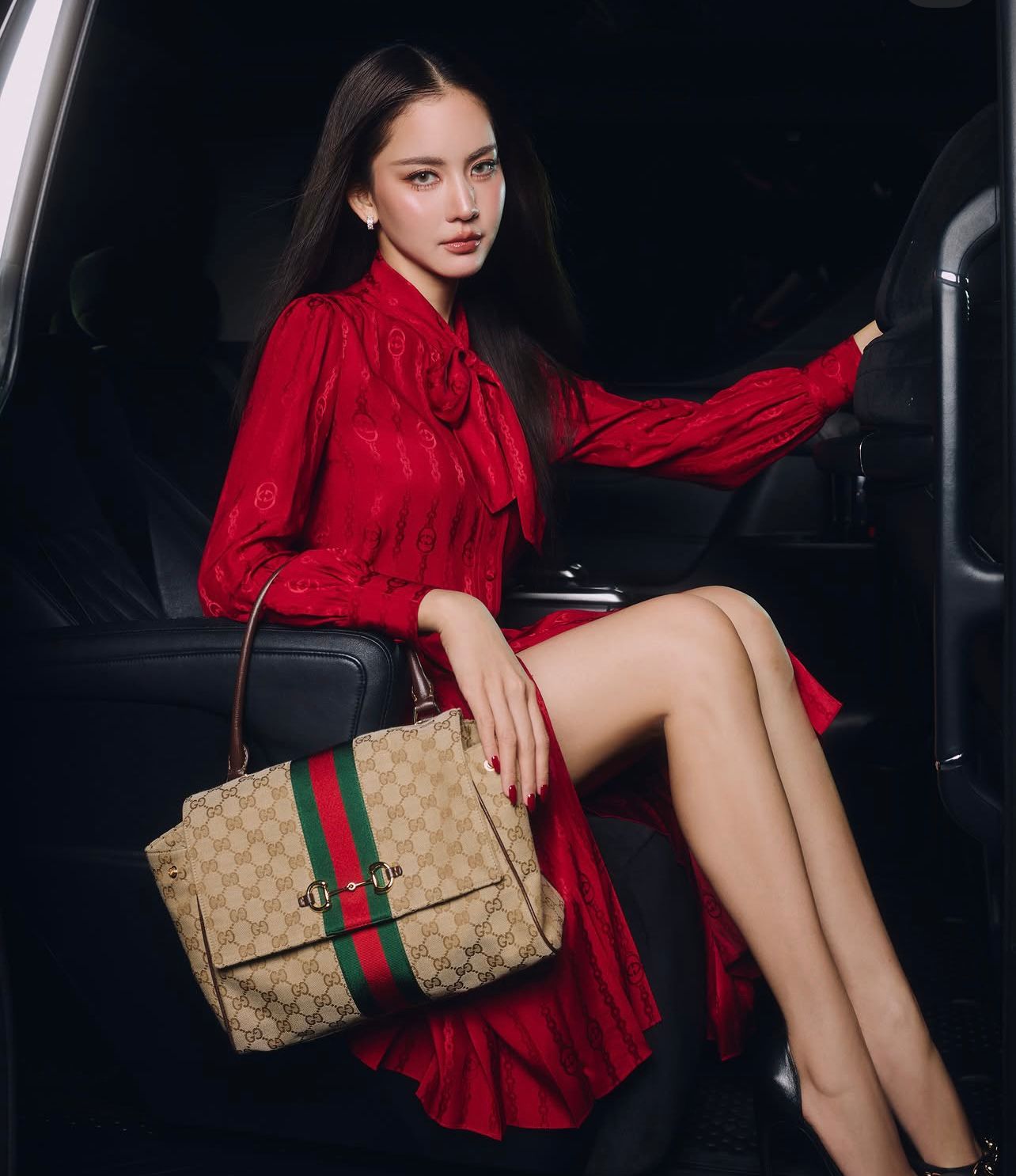 Modern Carryall Tote Bag | Style for Every Occasion