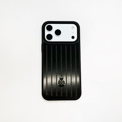 Custodia per iPhone con armatura metallica a coste: protezione elegante ispirata al viaggio