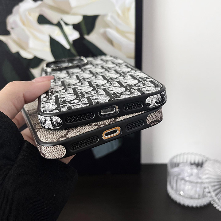حافظة هاتف iPhone محيطة بنسيج فاخر لامع