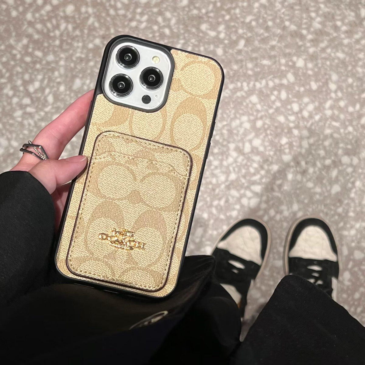 Klassisk korttaske i læder til iPhone