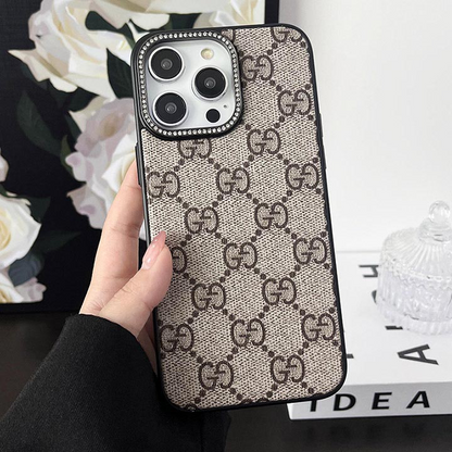 حافظة هاتف iPhone محيطة بنسيج فاخر لامع