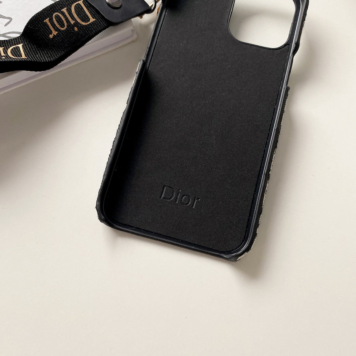 Mode-iPhone-etui med rem Sort-GS240315