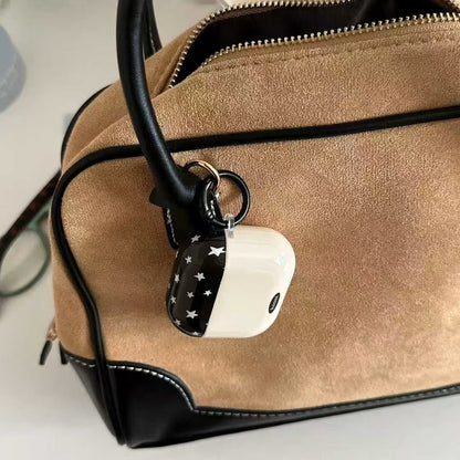 Starry Night AirPods etui med charme – Sort & Hvid