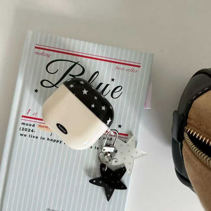 Starry Night AirPods etui med charme – Sort & Hvid