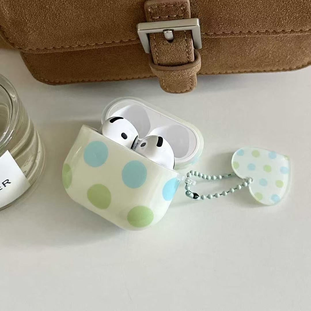 Polka Dot AirPods etui med hjerte charme – pastelblå & grøn