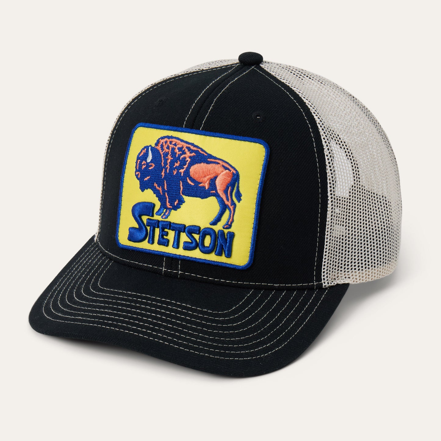 Cappello da camionista a corona alta con toppa Bison