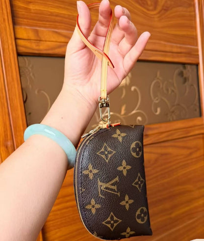 Bolsa pequeña, opulencia silenciosa