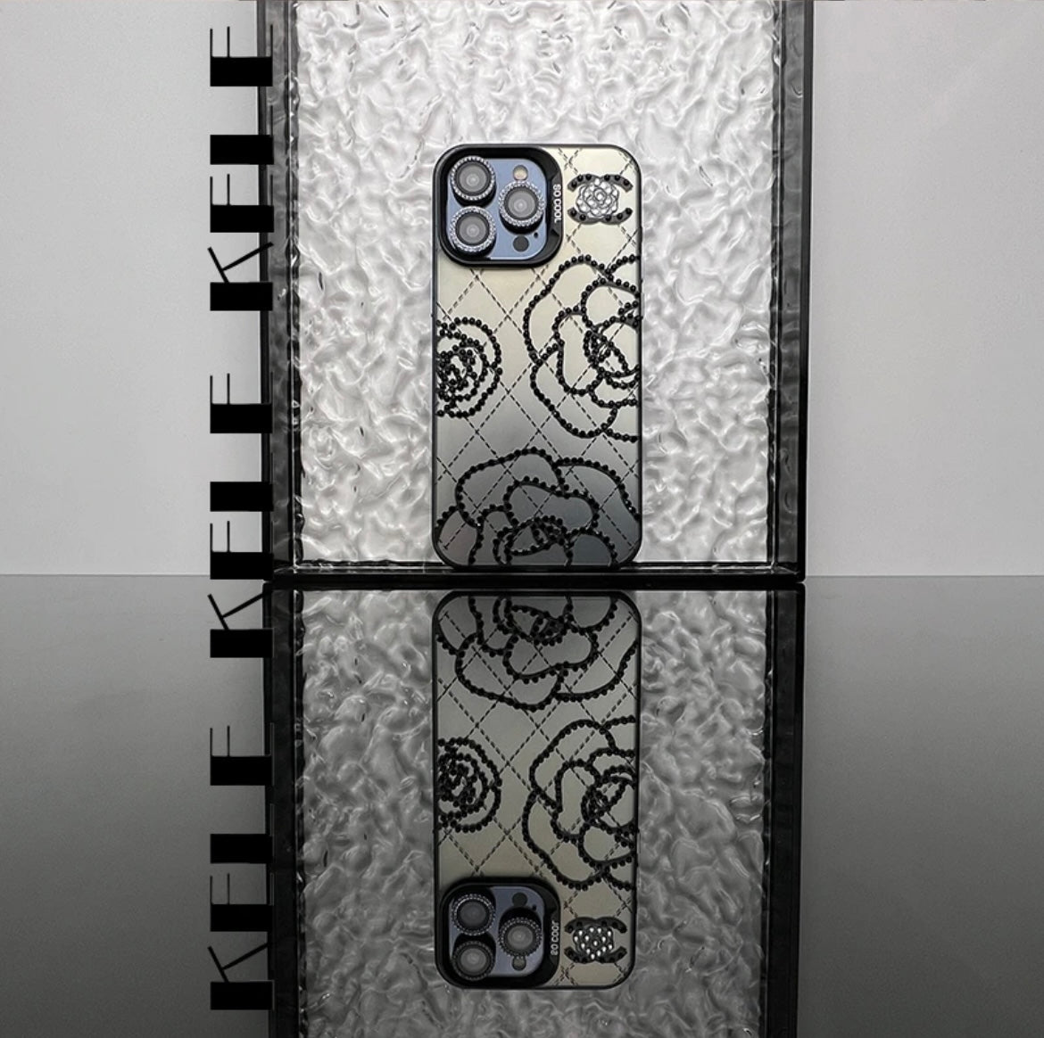 CAMELLIA-INSPIRERET IPHONE CASE MED UNIKT DESIGN