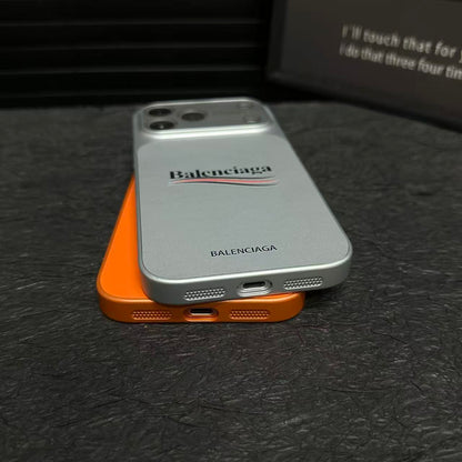حافظة iPhone غير لامعة مستوحاة من Balenciaga مع حماية كاملة للعدسة