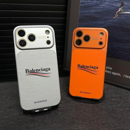 حافظة iPhone غير لامعة مستوحاة من Balenciaga مع حماية كاملة للعدسة