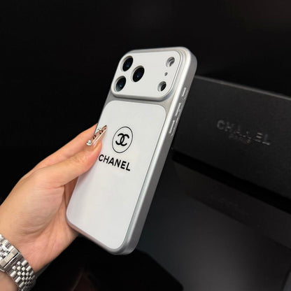 Custodia protettiva opaca minimalista per iPhone